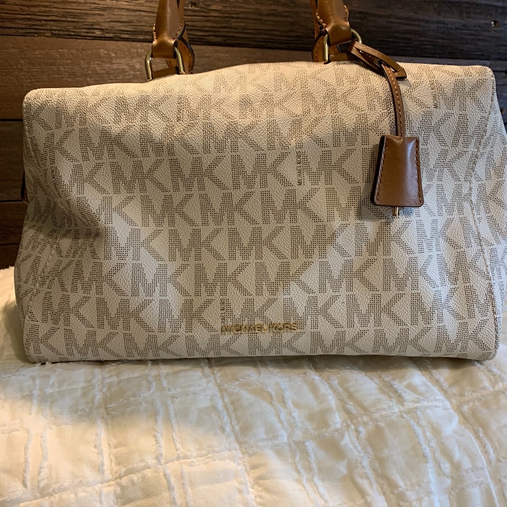 Like New!  Michael Kors Satchel